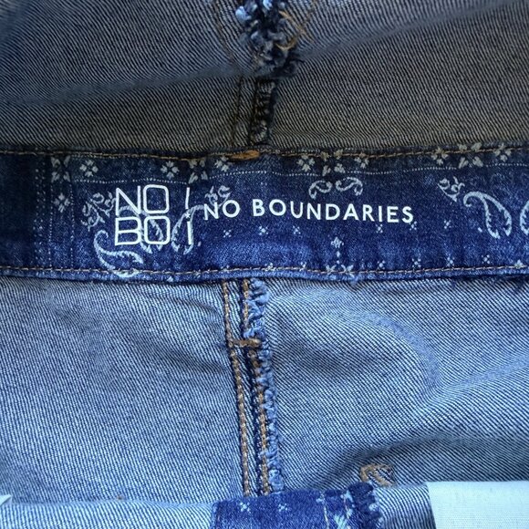 No Boundaries Overalls Womens M Blue Bandana Denim Distressed Shorts - Picture 11 of 13
